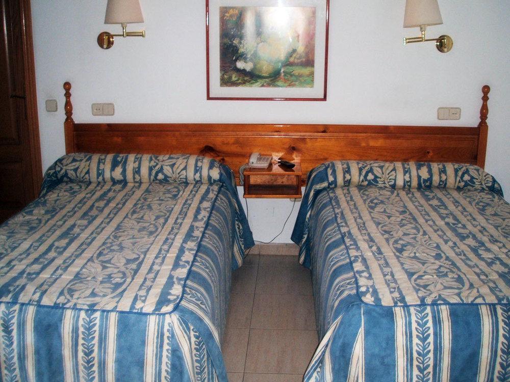 Hostal Centro Toledo Exterior photo