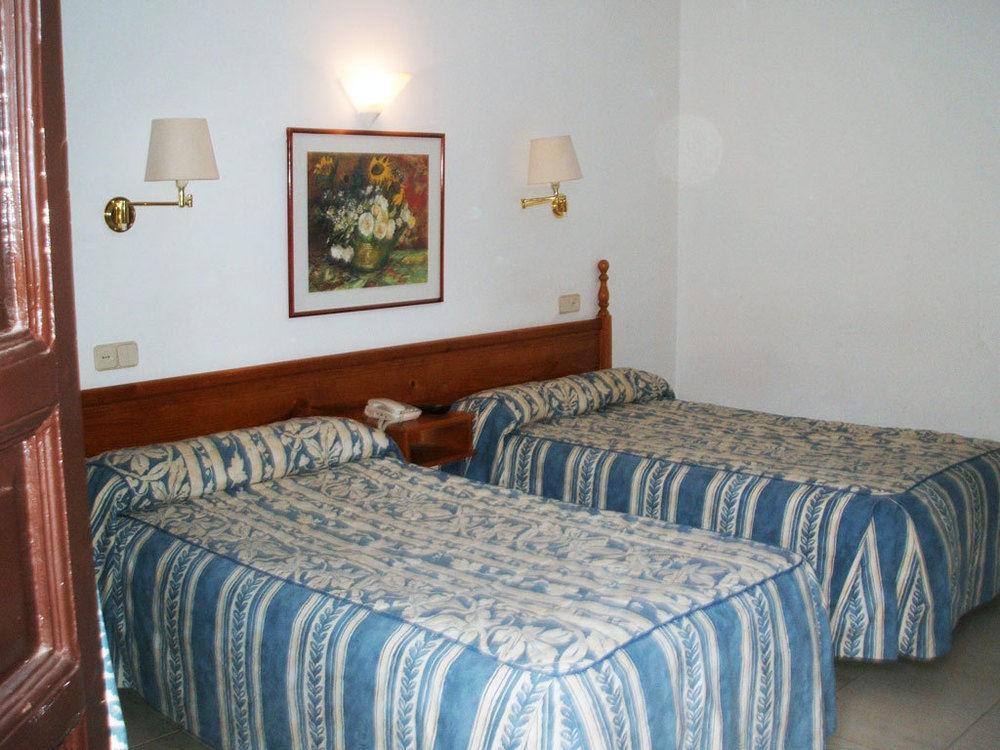 Hostal Centro Toledo Exterior photo